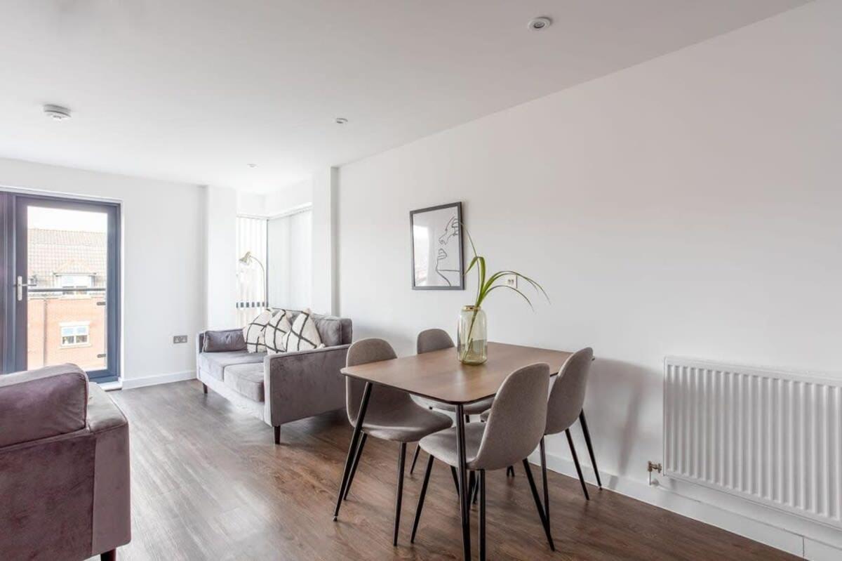 Stay Zeni, Ouse Court York Contemporary 2 Bed Flat Exterior photo